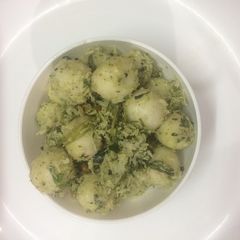 A picture of Mani kozukotai (South Indian traditional breakfast dish).