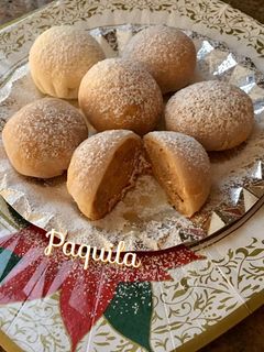 Una foto de 🥢 Mochis rellenos de helado de Turrón 🥢