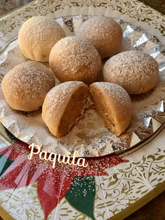 Una foto de 🥢 Mochis rellenos de helado de Turrón 🥢