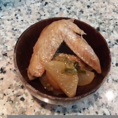 A picture of Stewed Chicken wings with soya souce.