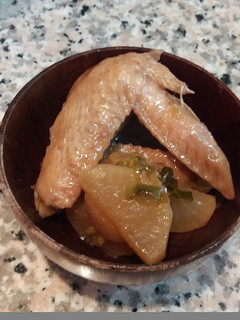 A picture of Stewed Chicken wings with soya souce.