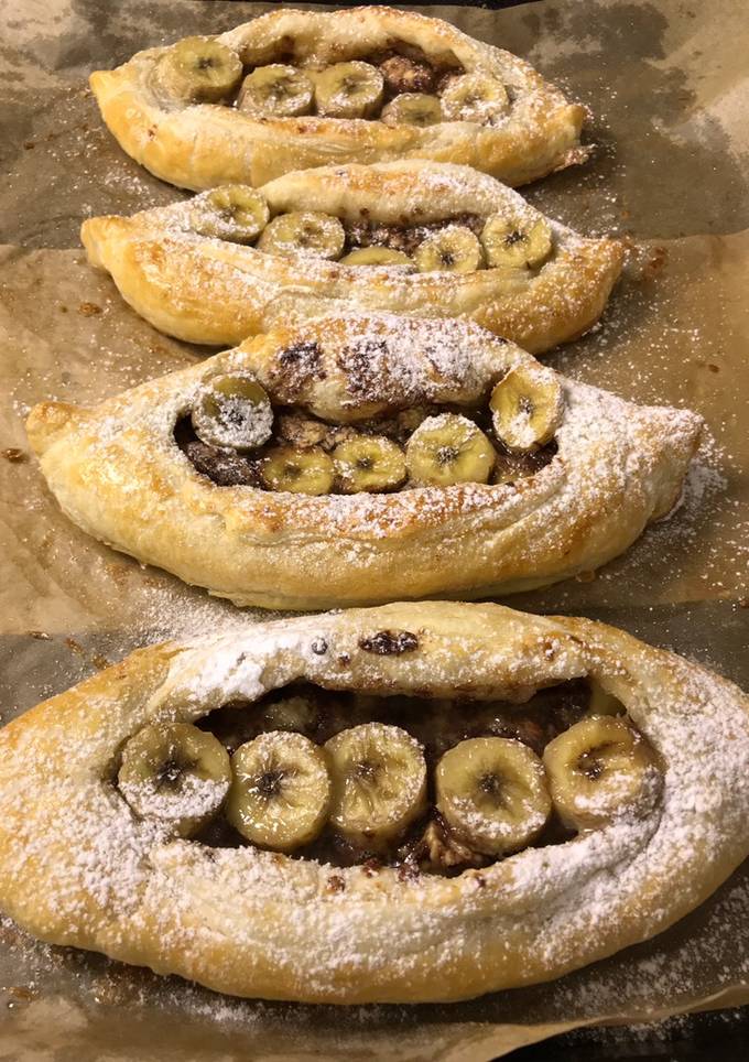 Шоколадно-бананове піде з готового листкового тіста 😋