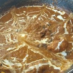 A picture of Butter chicken.