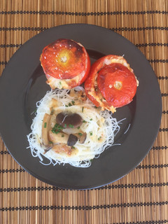 Una foto de Tomates rellenos con queso de cabra