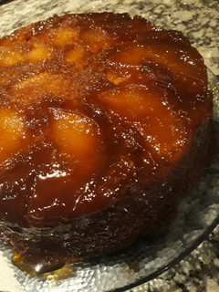 Una foto de Torta invertida de manzana