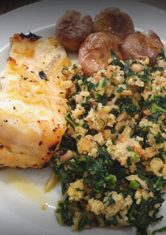 Foto de Bacalhau no forno com Migas de Broa e Batatas