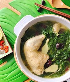 gà hầm táo đỏ