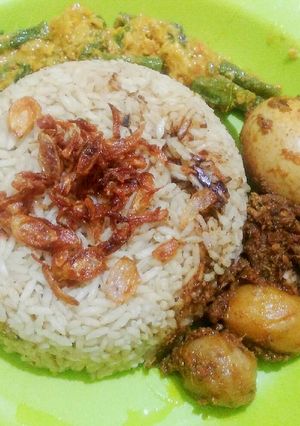 Foto resep Nasi kebuli Magicom sederhana, Rasa asli restauran bintang lima