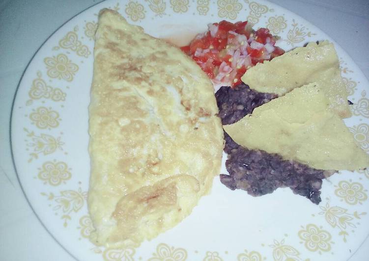Omelette de queso manchego con frijoles refritos 👌 Receta de ♡Qandy LM