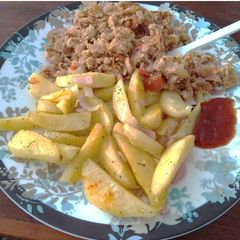 A picture of Garlic and Rosemary Potato Wedges.