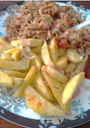 A picture of Garlic and Rosemary Potato Wedges.