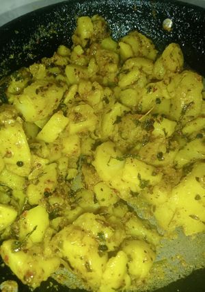 जीरा आलू (Jeera aloo recipe in hindi) रेसिपी मुख्य फोटो