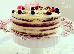 Una foto de Naked Cake de cumpleaños (zanahoria-plátano) 