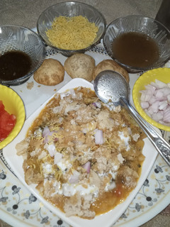 टिक्की चाट (Tikki chaat recipe in hindi) रेसिपी मुख्य फोटो