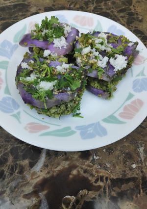 A picture of Stuffed purple yam (kaatla).