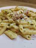 Pasta en salsa de pistacho