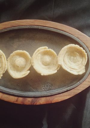 પૂરી(Poori Recipe in Gujarati) રેસીપી મુખ્ય ફોટો