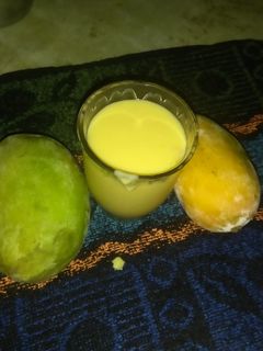 મેંગો લસ્સી (mango lassi recipe in Gujarati) રેસીપી મુખ્ય ફોટો