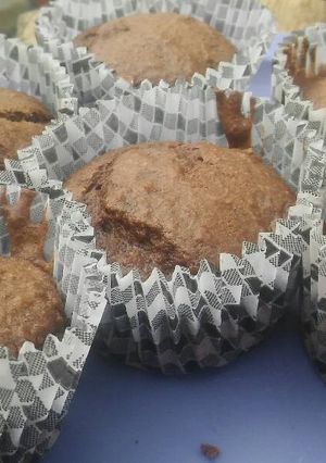Una foto de Magdalenas de chocolate y calabaza, sin huevo ni leche