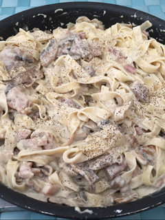 Una foto de Cintas asiáticas a la carbonara🍝