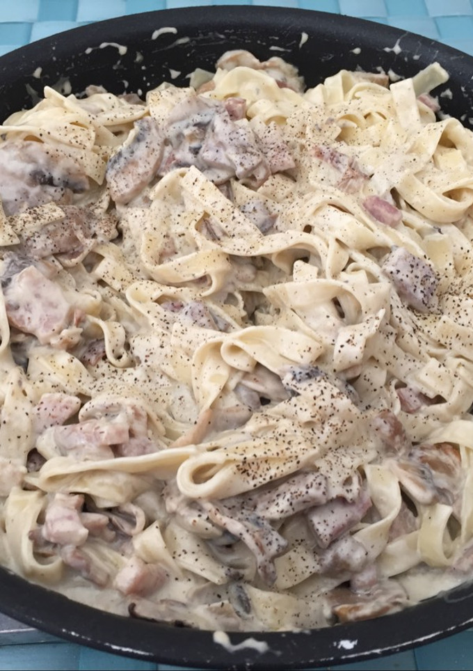 Una foto de Cintas asiáticas a la carbonara🍝