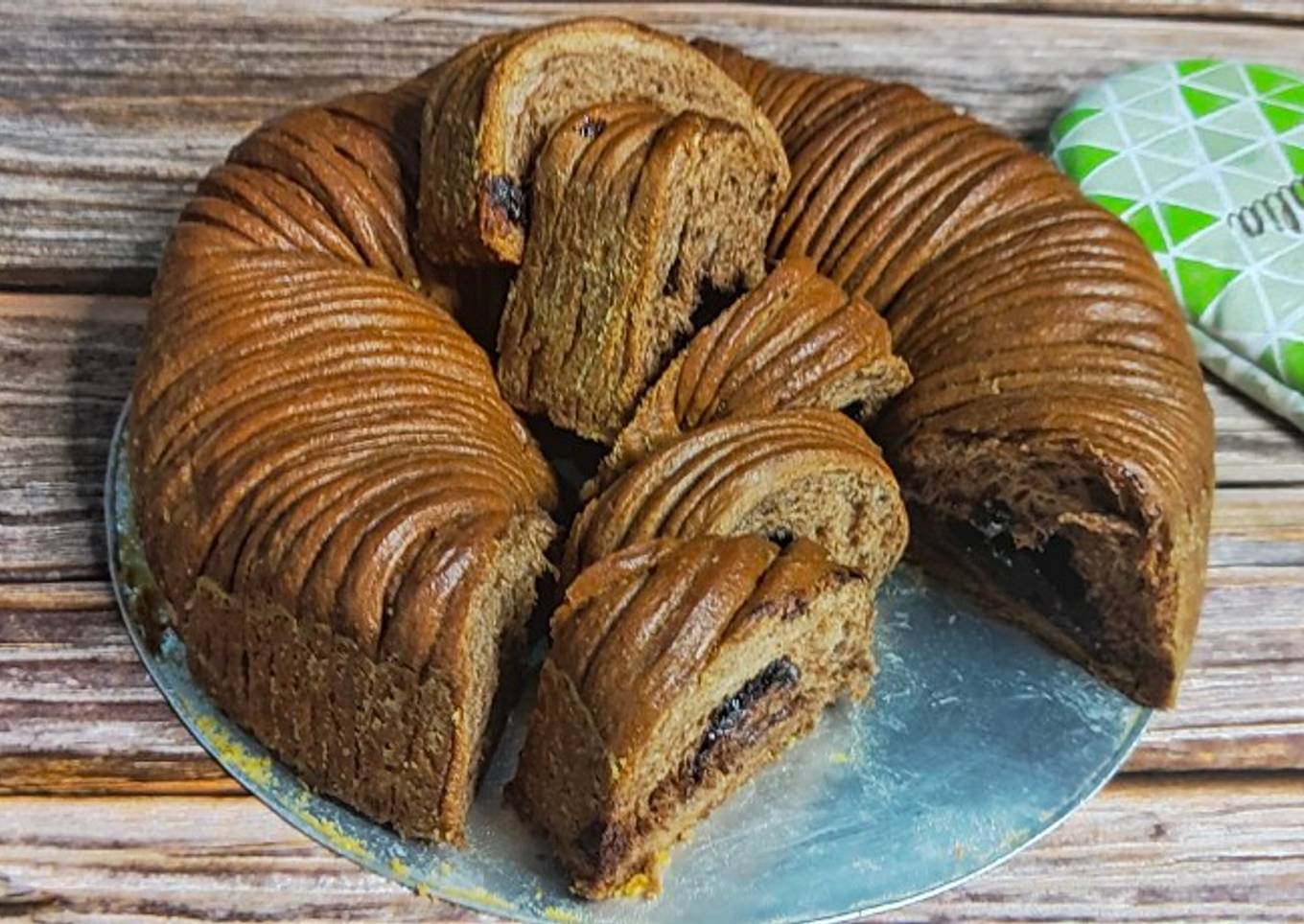 Chocolate Wall Roll Bread, eggless