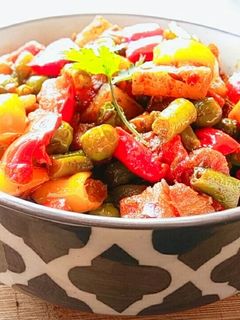 रंग बिरंगी मिक्स वेज (Rang Birangi mix veg recipe in Hindi) रेसिपी मुख्य फोटो