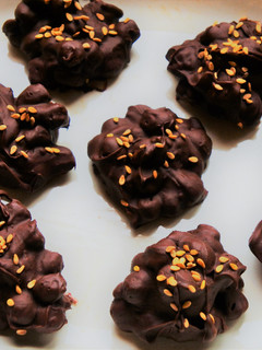 Una foto de Rocas de chocolate y garbanzos especiados