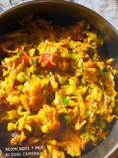 पत्ता गोभी मटर की सब्जी (Patta gobhi matar ki sabzi recipe in hindi) रेसिपी मुख्य फोटो