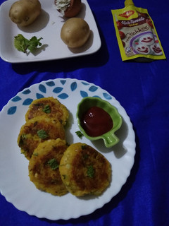 આલુ પોહા કટલેટ્સ રેસીપી મુખ્ય ફોટો
