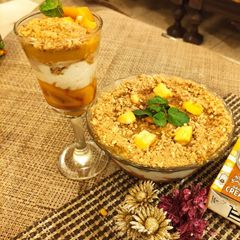 A picture of Peach mango parfait.