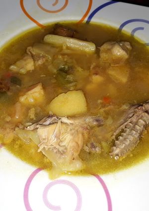 Una foto de Sopa de pollo y arroz enriquecida