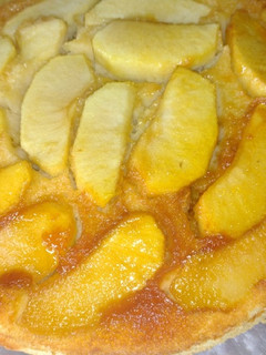 Una foto de Torta invertida de manzana