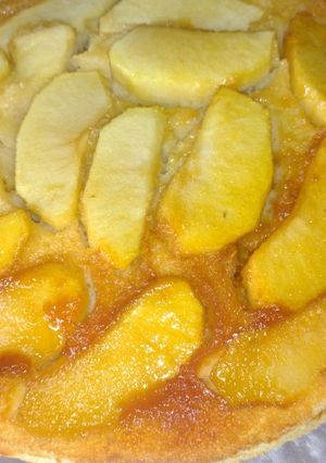 Una foto de Torta invertida de manzana