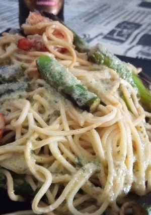 Foto principal de Spaguetti con Trigueros y Gambones al Pesto de Salmón