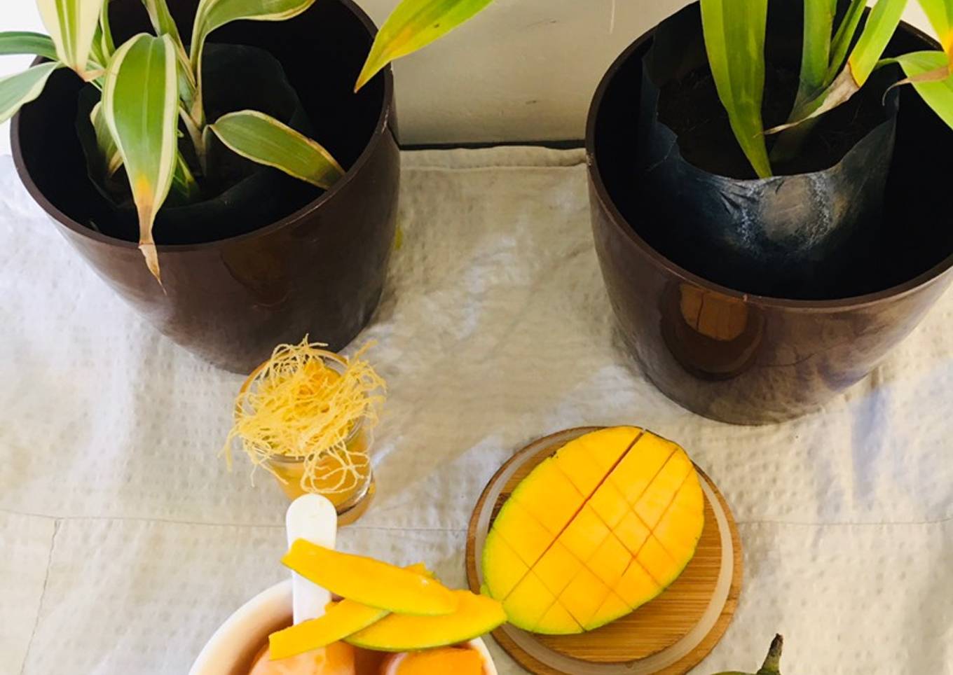 Mango popsicles