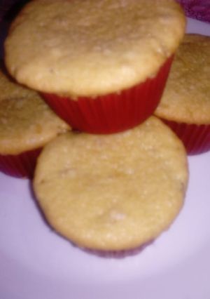 Una foto de Muffins de plátano y nuez