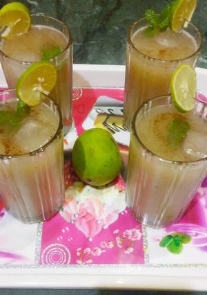 आम पन्ना (aam panna recipe in Hindi) रेसिपी मुख्य फोटो
