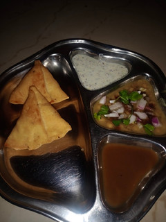 समोसा(samosa recepie in hindi) रेसिपी मुख्य फोटो