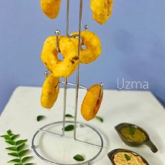 A picture of Medu Vada.