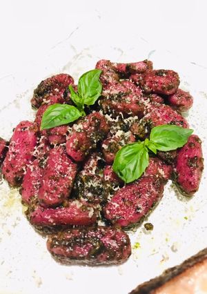 รูปของ Sweet potato Gnocchi ย้อกกี้มันม่วงซอสเพสโต้