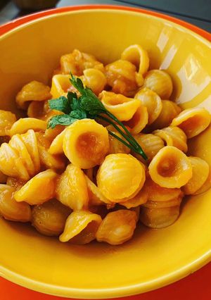 Foto di Orecchiette con crema di zucca e rana pescatrice