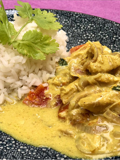 Foto principal de Pollo al curry con leche de coco 🥥 y jengibre