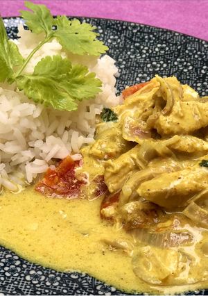 Foto principal de Pollo al curry con leche de coco 🥥 y jengibre