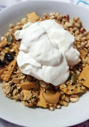 A picture of My Granola with drid Fruit and Trail Mix Crackers & Yogurt 🙃.