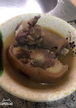 A picture of Oxtail peppersoup.