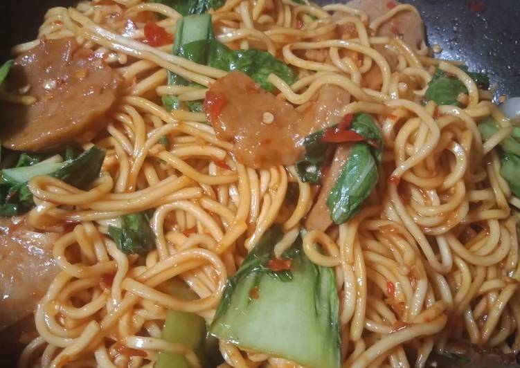 Cara Gampang Menyiapkan Mie goreng Chines super Pedas @DapurQonita yang Enak Banget