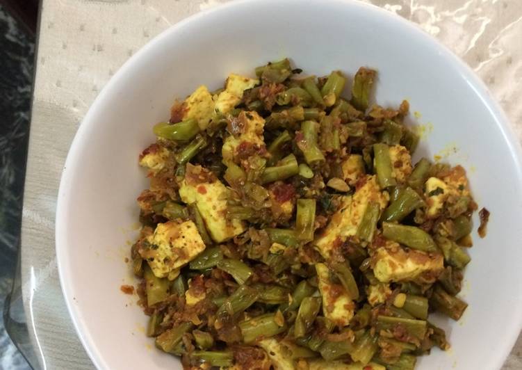 Step-by-Step Guide to Make Quick Beans with Paneer
