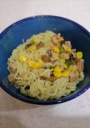 عکسی از دستور نودل با سوسیس و ذرت