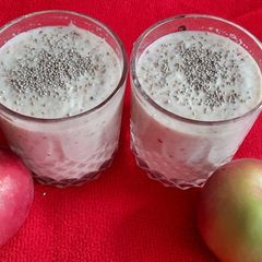 A picture of Chia seeds apple smoothie.